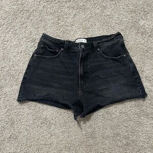 Women’s Abercrombie the 90s Relaxed Cutoff High Rise Denim Shorts- size 10/30